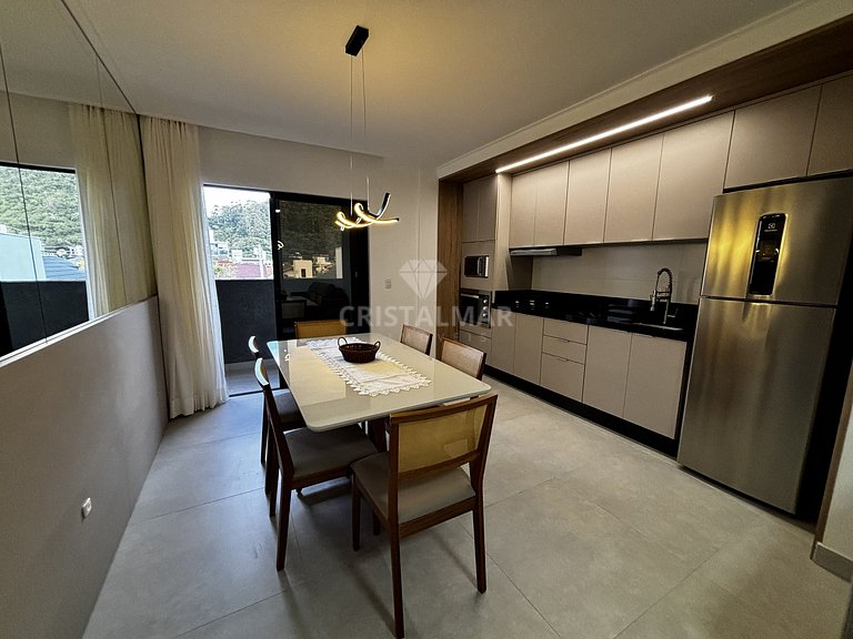 L026- Apartamento nos fundos, no primeiro andar, edifício co
