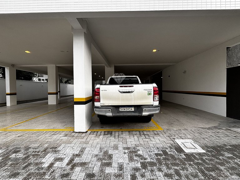 L026- Apartamento nos fundos, no primeiro andar, edifício co