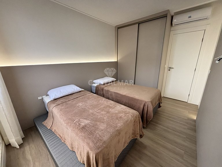 New apartment with 3 bedrooms 150 meters from the beach
