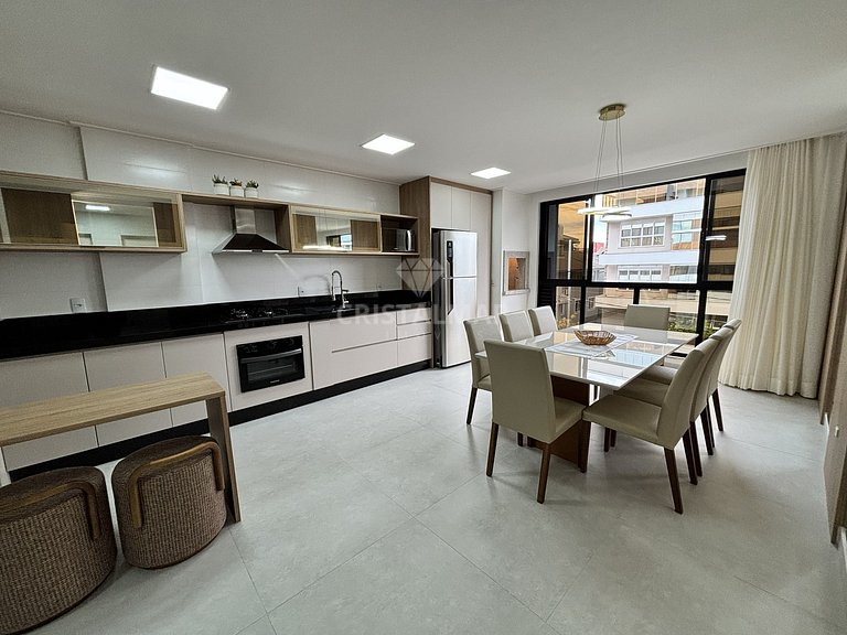 New apartment with 3 bedrooms 150 meters from the beach