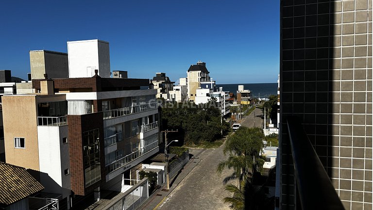 L017 - Apartamento Duplex a 190m da Praia em Canto Grande.