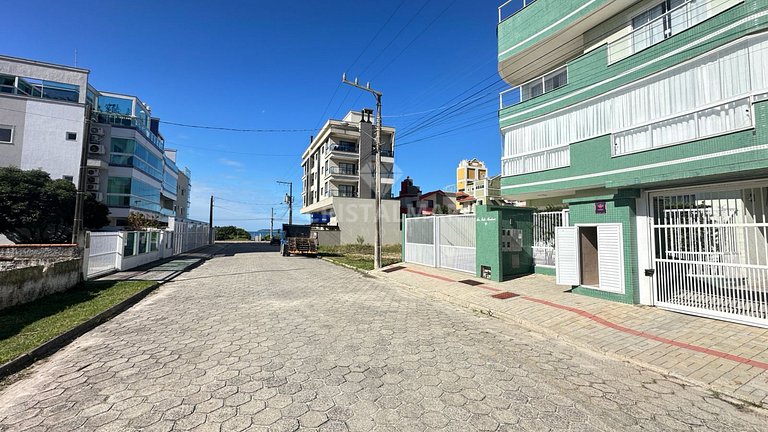 L020 - Apartment with sea view just 80 meters from the beach