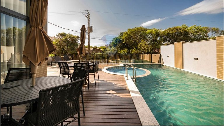 Apartment with 2 suites, swimming pool, located between the