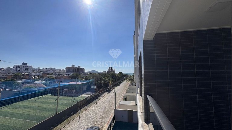 Apto/2 suítes/piscina/Meio das praias Canto Grande