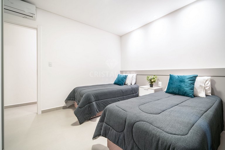 L037 - Apartment with Sea View 50m from the Beach in Canto G