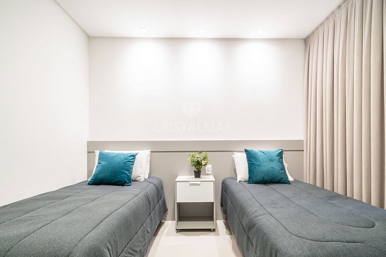 L037 - Apartment with Sea View 50m from the Beach in Canto G