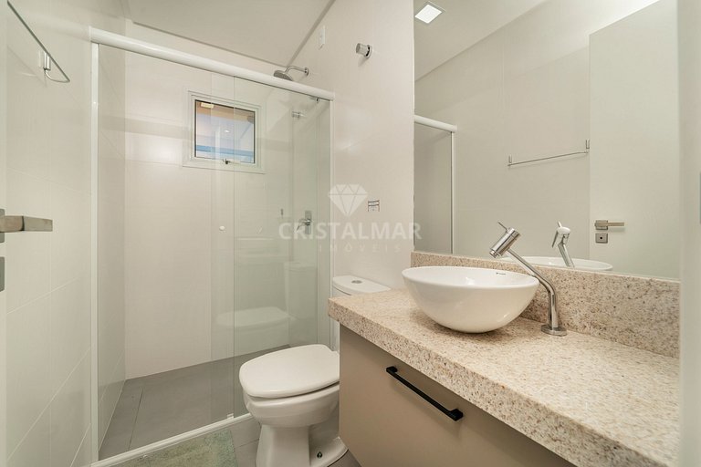 L010 - Apartamento com 2 suítes a 180 metros da praia de Can