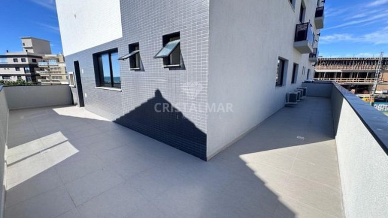 L022 - Apartment with 3 suites 100 meters from the beach in