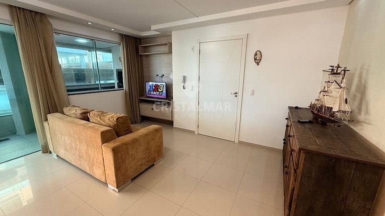 018-Apartamento Amplo a 80m da Praia de Bombas com Churrasqu