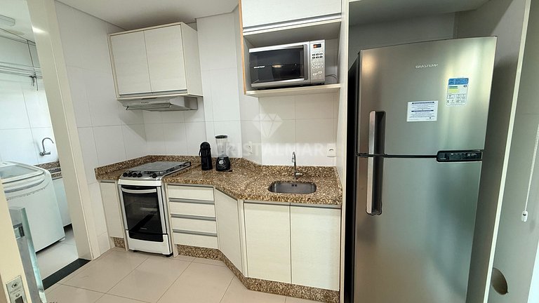 018-Apartamento Amplo a 80m da Praia de Bombas com Churrasqu