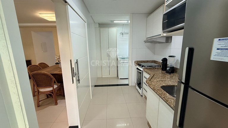 018-Apartamento Amplo a 80m da Praia de Bombas com Churrasqu
