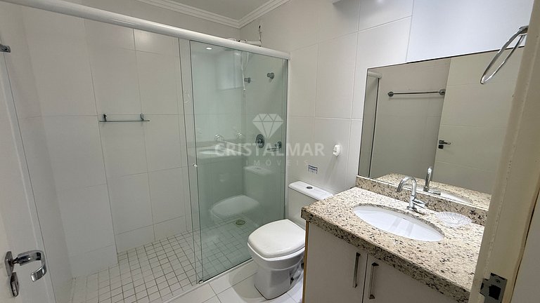018-Apartamento Amplo a 80m da Praia de Bombas com Churrasqu