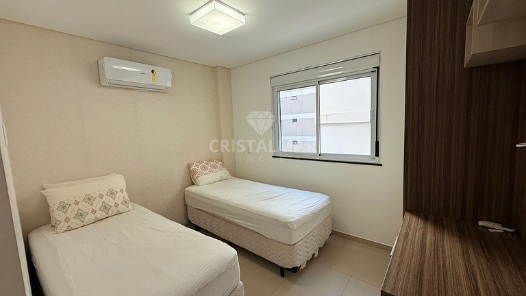 018-Apartamento Amplo a 80m da Praia de Bombas com Churrasqu