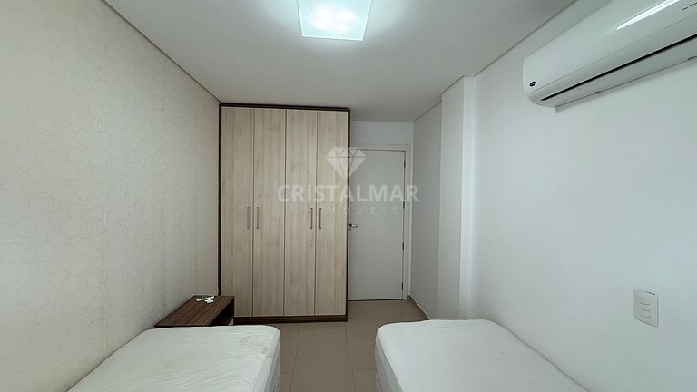 018-Apartamento Amplo a 80m da Praia de Bombas com Churrasqu