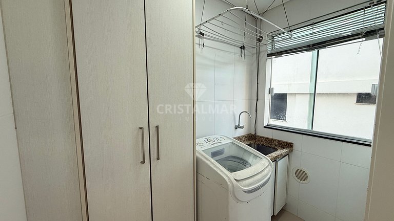 018-Apartamento Amplo a 80m da Praia de Bombas com Churrasqu