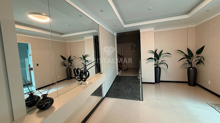 018-Apartamento Amplo a 80m da Praia de Bombas com Churrasqu