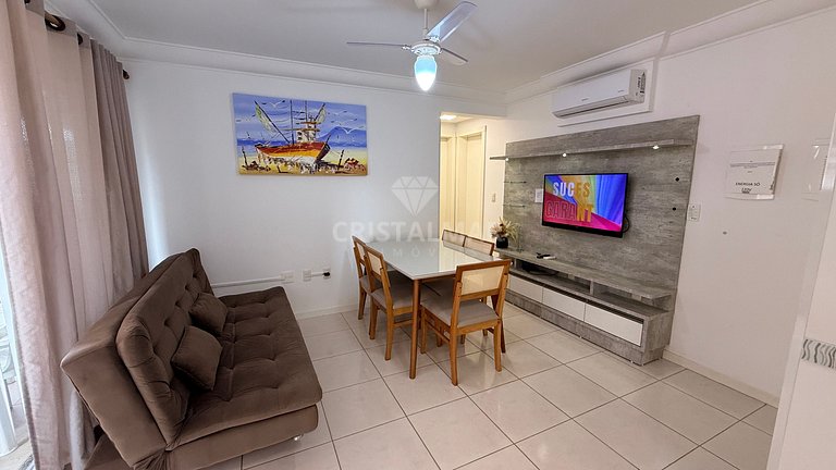 004- Apto de 2 quartos próximo ao mar em Bombas