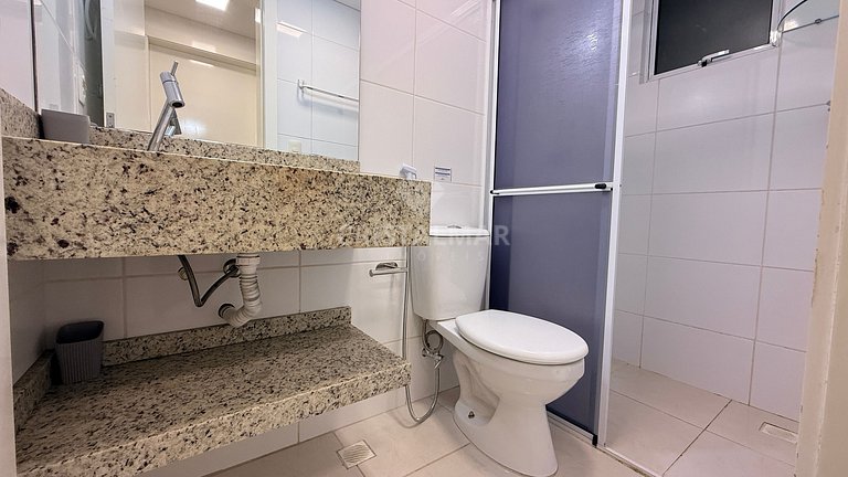 004- Apto de 2 quartos próximo ao mar em Bombas