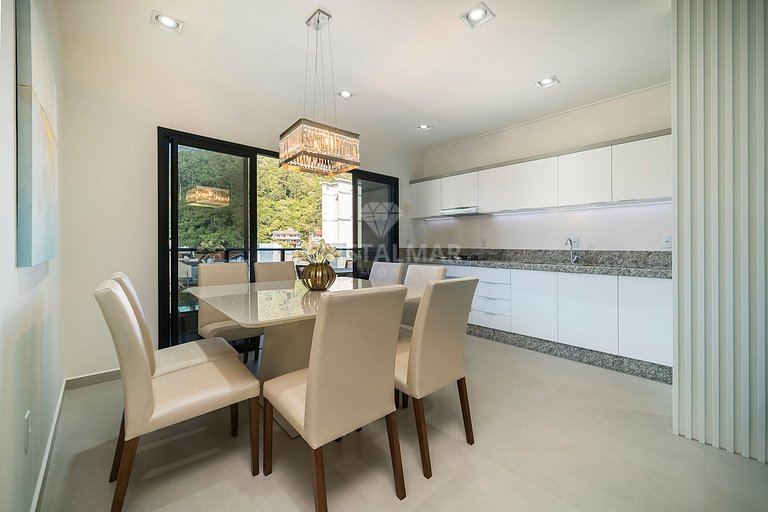 3-bedroom apartment with sea view and Macaco Hill view