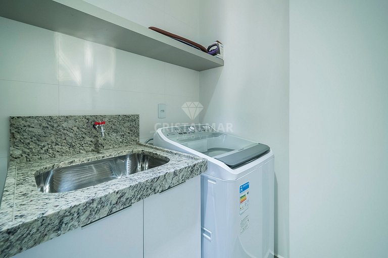 3-bedroom apartment with sea view and Macaco Hill view
