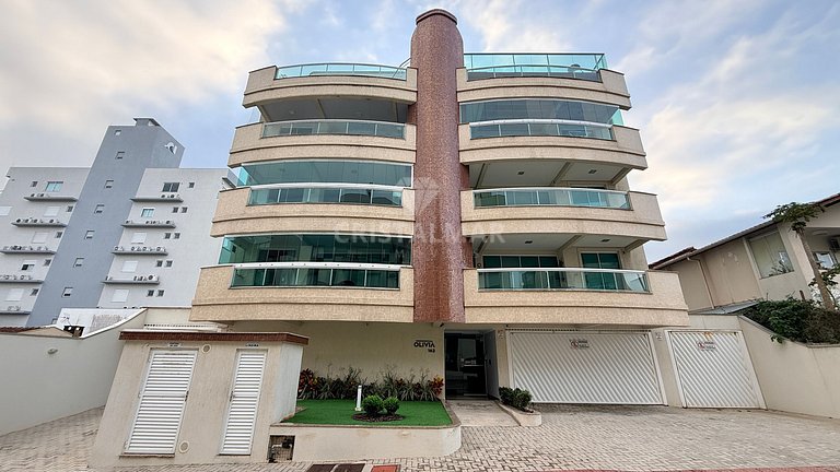 012 - Apartamento para 8 Pessoas a 80 Metros da Praia de Bom