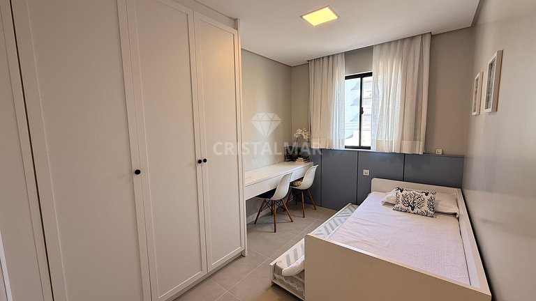 072- 3-Bedroom Apartment with Sea View in Bombas