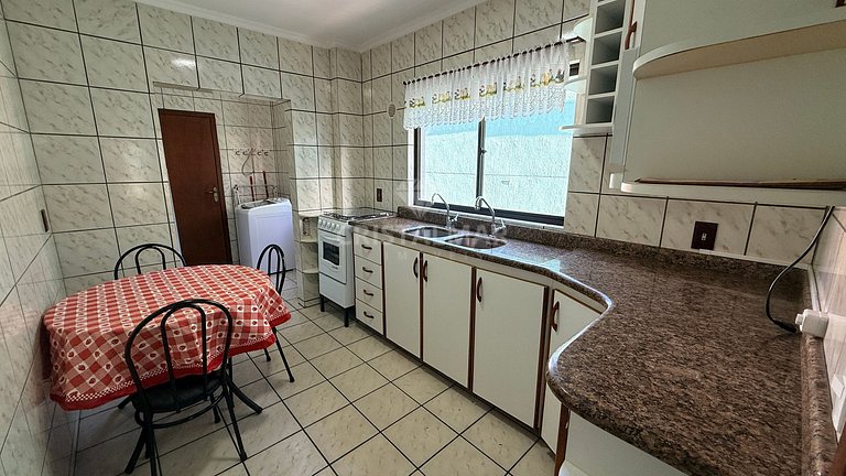 051- Apartamento para 5 Pessoas a 50m do Mar