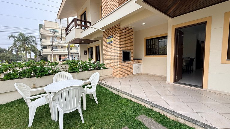 068B- Two-bedroom townhouse on the seafront block in Bombas