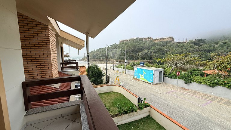 068C- Casa de dos pisos con 2 habitaciones a 50 metros de la
