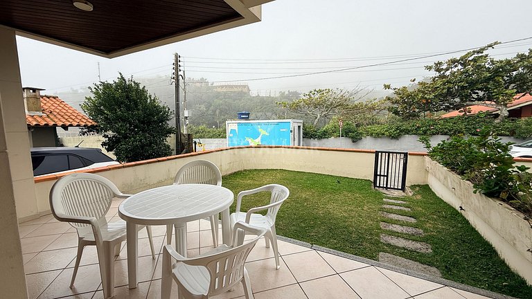 068D- Two-Bedroom House with Sea View 50m from Bombas Beach