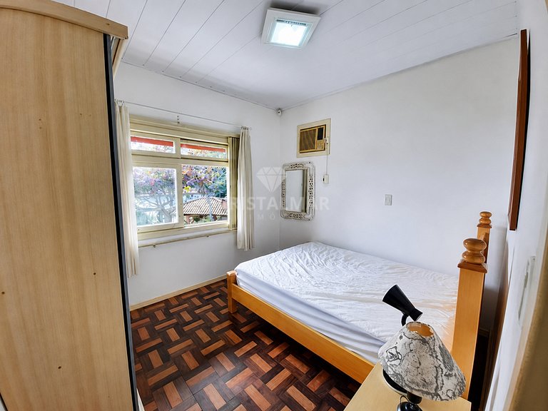 115A- Casa Frente Mar em Bombas com Jardim e Churrasqueira