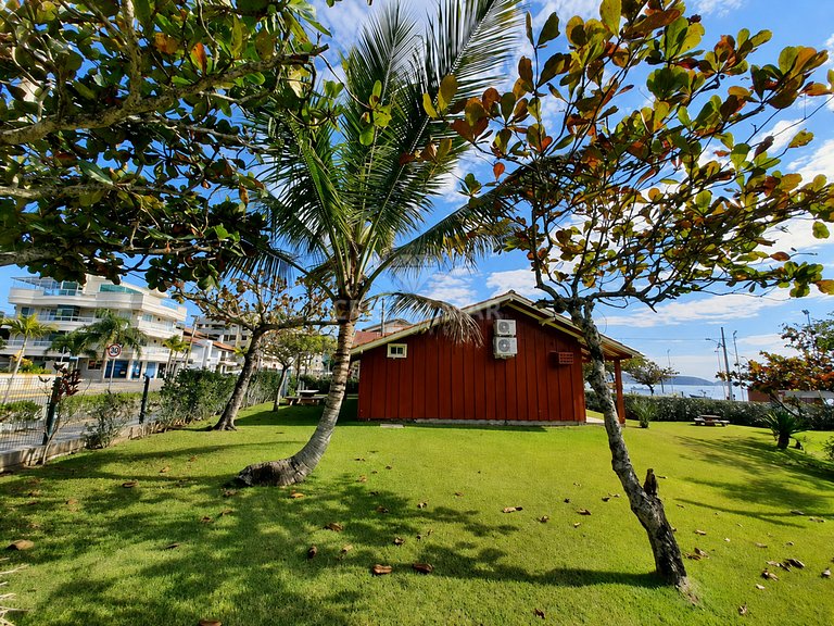 115A- Casa frente al mar en Bombas con jardín y parrilla