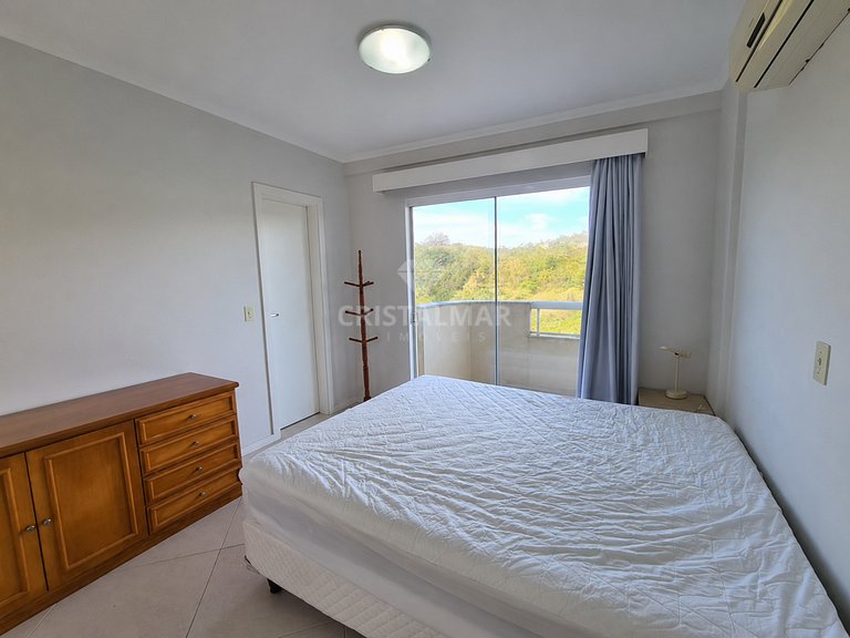 115- Apartamento a 250 m da Praia de Bombas com Churrasqueir