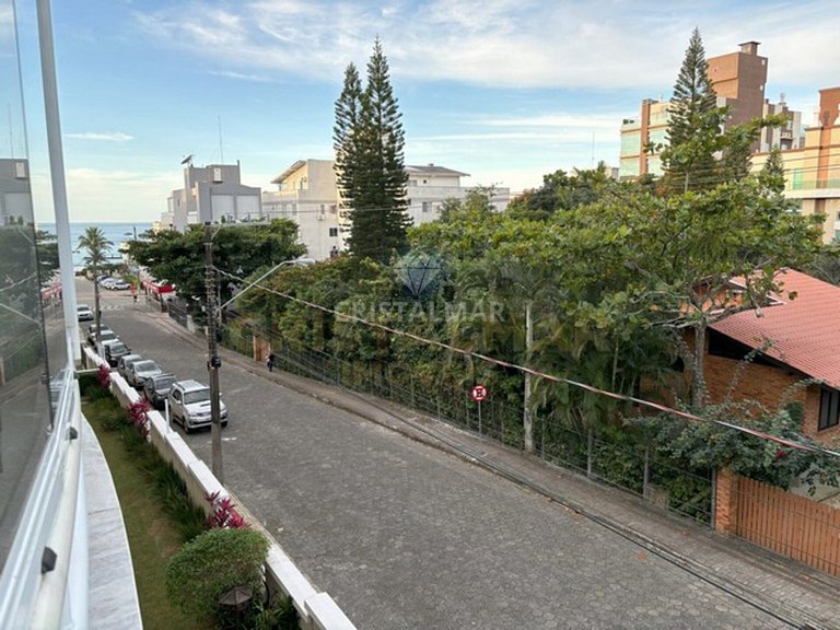028- Apartamento con vista lateral al mar en Bombas