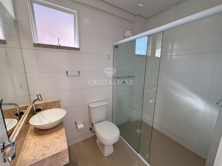 044- Suíte + Quarto para até 6 Pessoas em Bombinhas