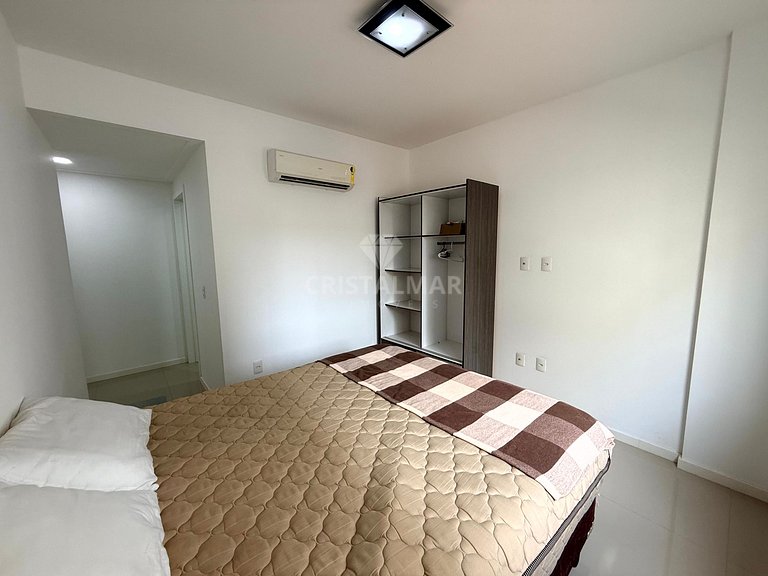 172- Apartamento com Piscina a 250 Metros da Praia de Bombas