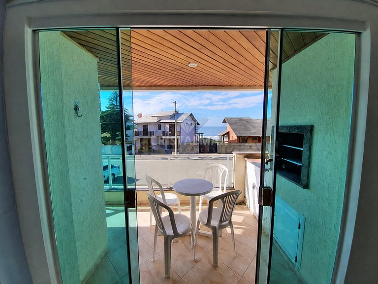 143- Apartamento com 3 Quartos em Quatro Ilhas
