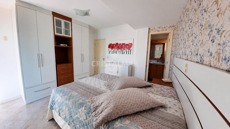 143- Apartamento com 3 Quartos em Quatro Ilhas