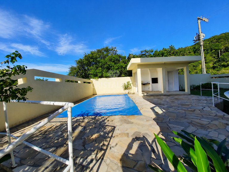 143- Apartamento com 3 Quartos em Quatro Ilhas
