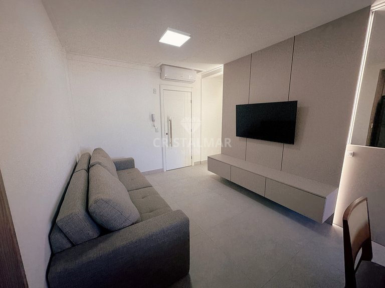 L026- Apartamento nos fundos, no primeiro andar, edifício co