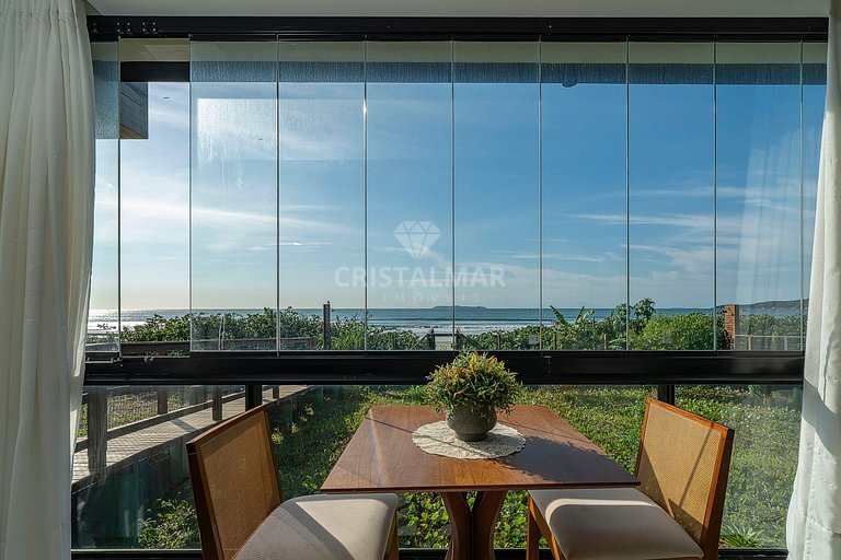 Seafront apartment in Canto Grande.