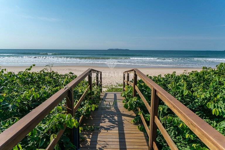 Seafront apartment in Canto Grande.