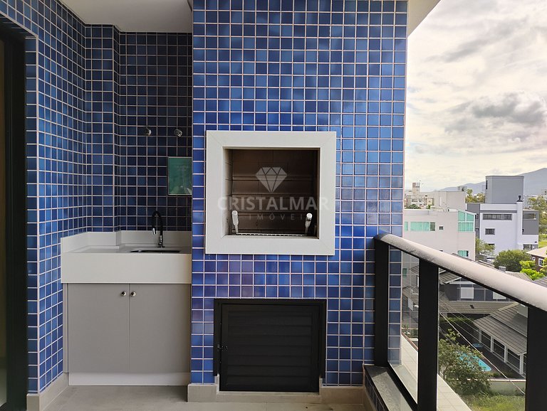 Apartamento em prédio com piscina na praia de Canto Grande