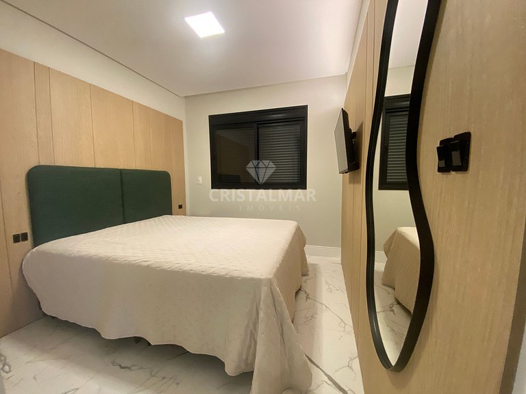 L032- Apartamento de 3 suítes na praia do Canto Grande